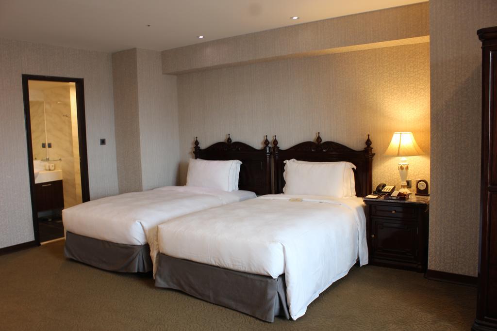 Royal Seasons Hotel Taichung‧Zhongkang Екстер'єр фото
