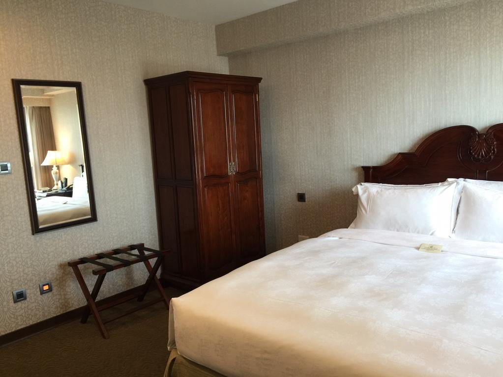 Royal Seasons Hotel Taichung‧Zhongkang Екстер'єр фото