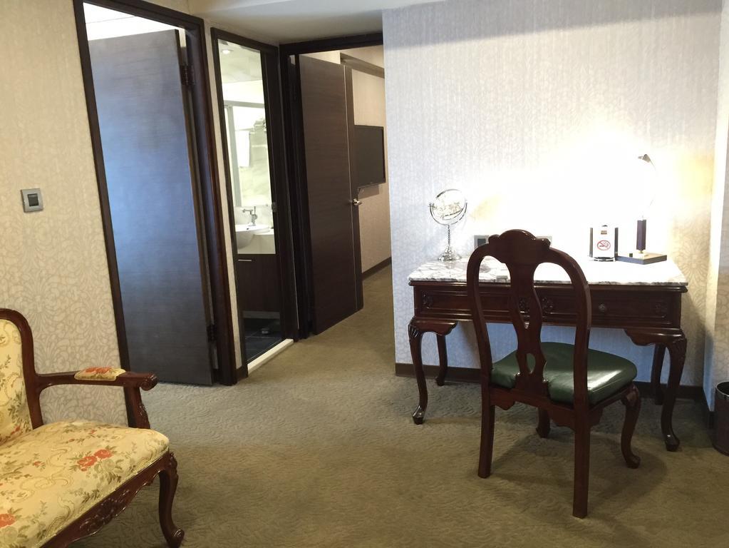 Royal Seasons Hotel Taichung‧Zhongkang Екстер'єр фото