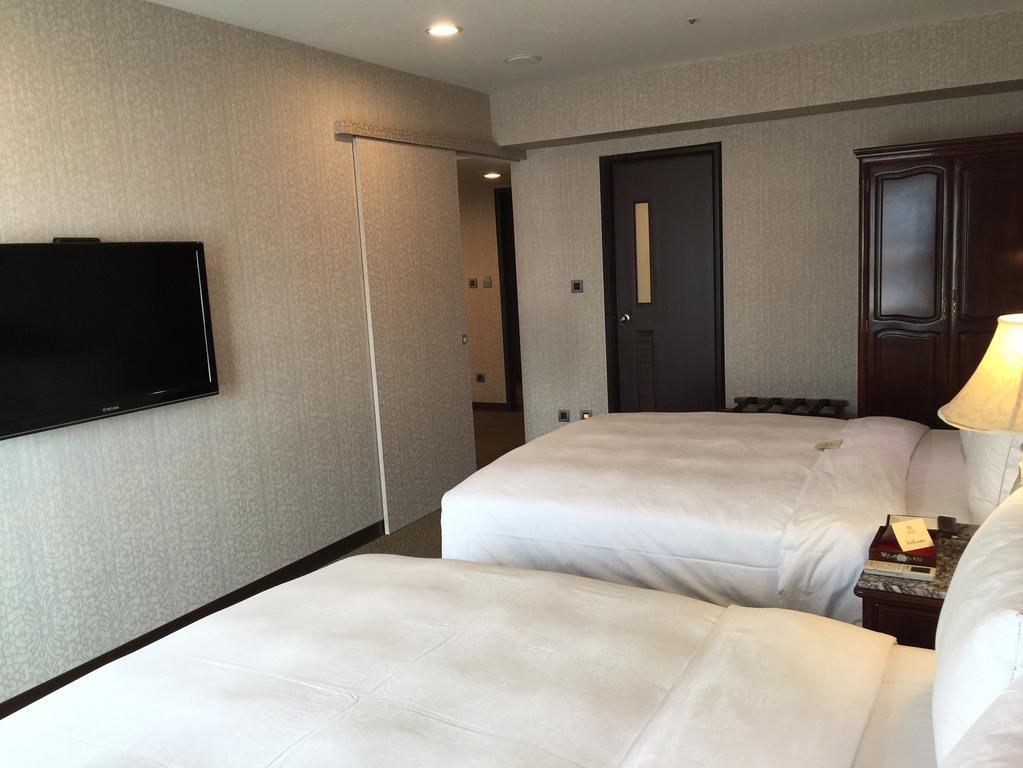Royal Seasons Hotel Taichung‧Zhongkang Екстер'єр фото