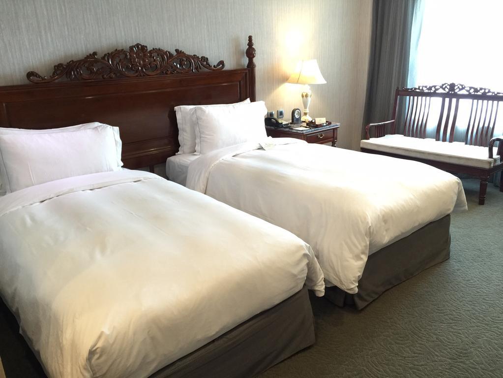 Royal Seasons Hotel Taichung‧Zhongkang Екстер'єр фото