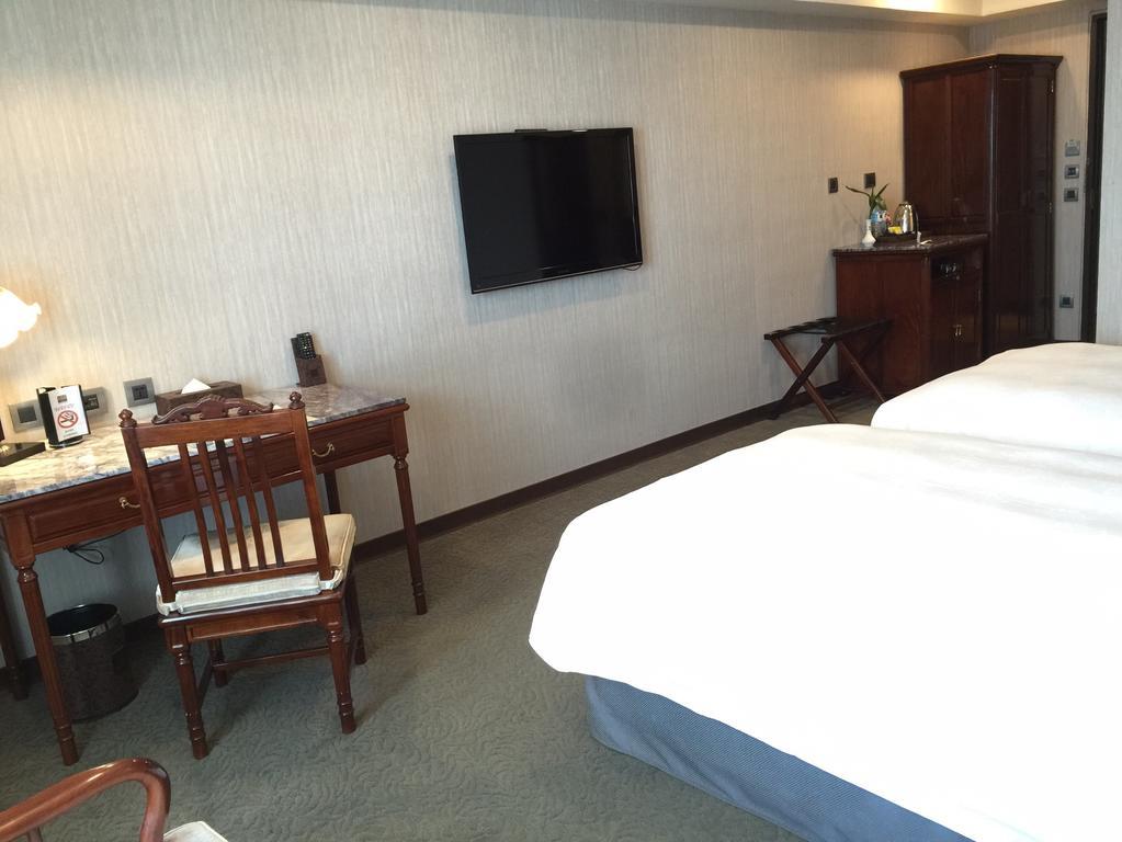 Royal Seasons Hotel Taichung‧Zhongkang Екстер'єр фото