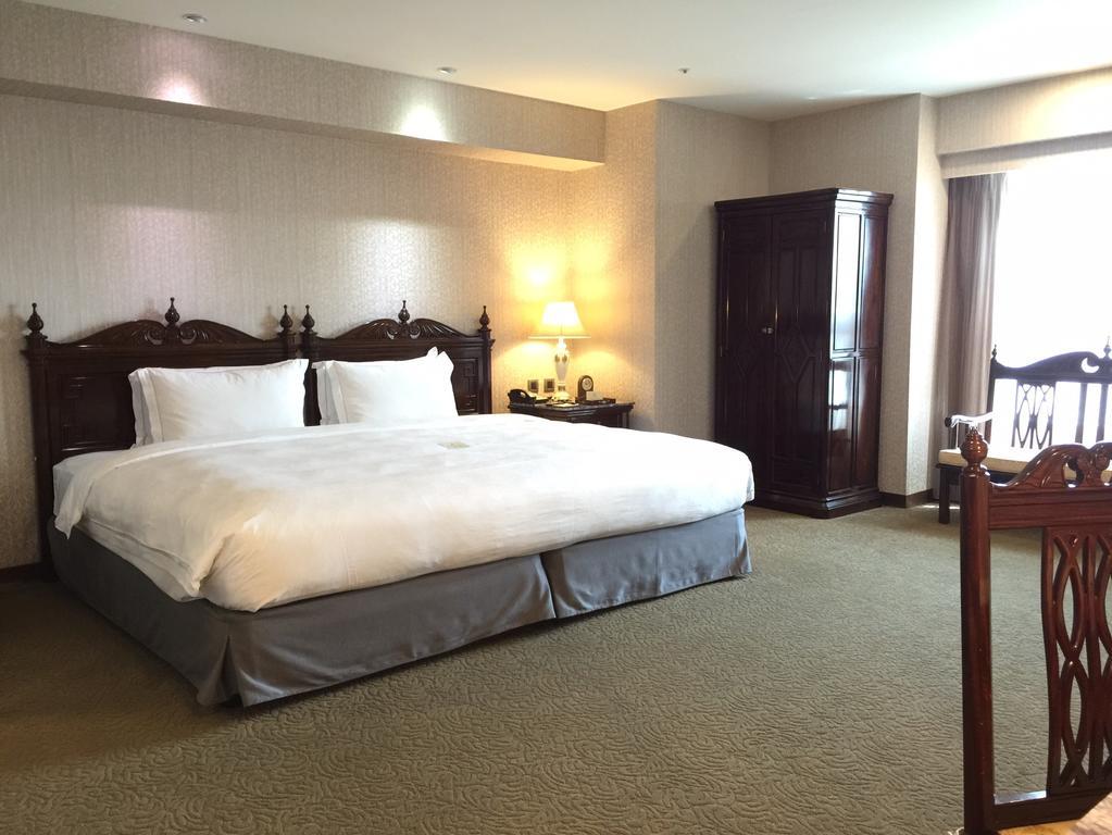 Royal Seasons Hotel Taichung‧Zhongkang Екстер'єр фото