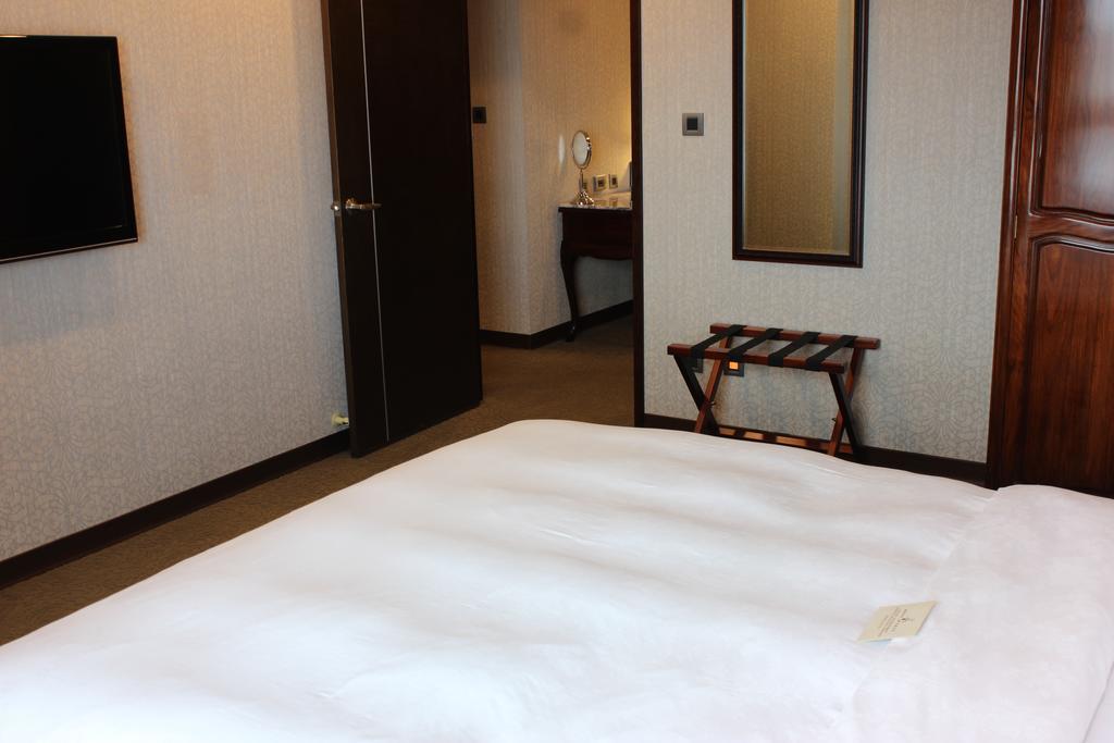 Royal Seasons Hotel Taichung‧Zhongkang Екстер'єр фото