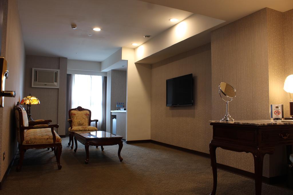 Royal Seasons Hotel Taichung‧Zhongkang Екстер'єр фото